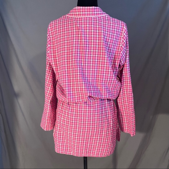 Victoria’s Secret pink and white sleepwear/robe.  Size Medium - Picture 11 of 17